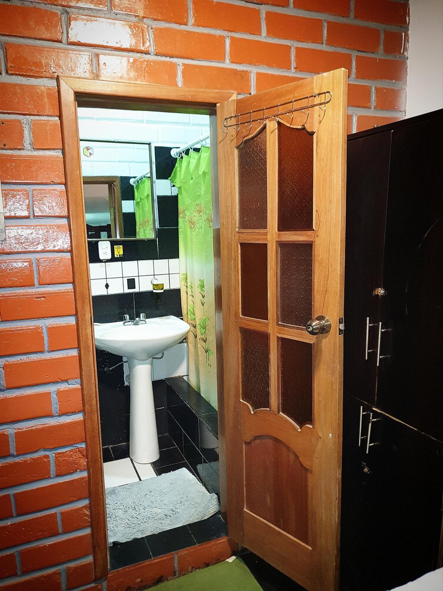 Hostal Inti Raymi Backpackers Баньос Экстерьер фото